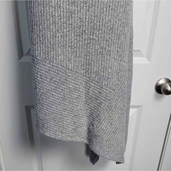 SIMPLY VERA Asymmetrical-Hem Knit Skirt - Picture 4 of 12